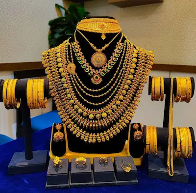 Gold: सोना ₹1.60 लाख और चांदी ₹2.73 लाख के पार