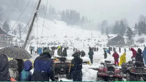 HP- हिमाचल में मौसम का कहर, भारी बारिश-बर्फबारी से जनजीवन प्रभावित, 100 सड़कें बंद