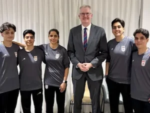 ईरानी महिला फुटबॉलरों का साहस