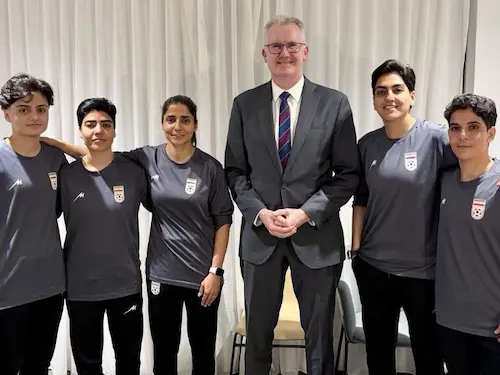 Irani: ईरानी महिला फुटबॉलरों का साहस