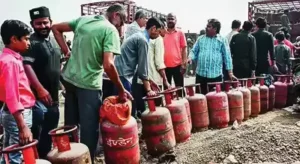 LPG सिलेंडर बुकिंग नियमों पर सरकार की सफाई