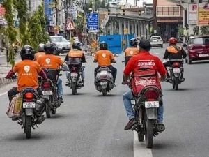 खाली पड़े रेस्टोरेंट और संकट में गिग वर्कर्स