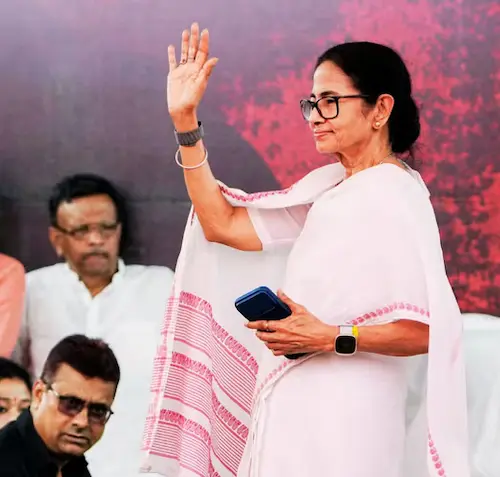 WB- पांचवें दिन खत्म हुआ ममता का धरना, सुप्रीम कोर्ट फैसले को बताया जीत