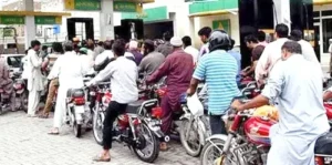 PAK- गिलगित-बाल्टिस्तान में पेट्रोल 55 रुपये महंगा, शिक्षा व्यवस्था पर भी असर