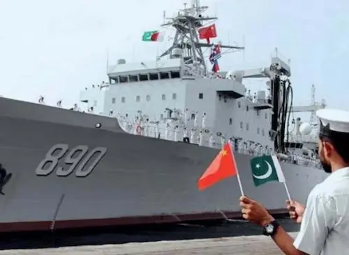 PAK- होर्मुज जलडमरूमध्य में जाने से पीछे हटी पाकिस्तानी नौसेना, ईरान की बारूदी सुरंगों का डर