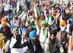 Punjab- पंजाब में किसानों का प्रदर्शन तेज, टोल प्लाजा पर जाम से यातायात ठप