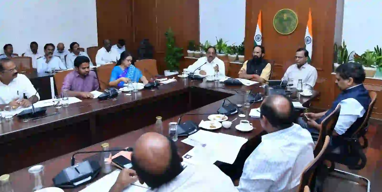 मध्य पूर्व तनाव के बावजूद रसोई गैस की कोई कमी नहीं – मंत्री