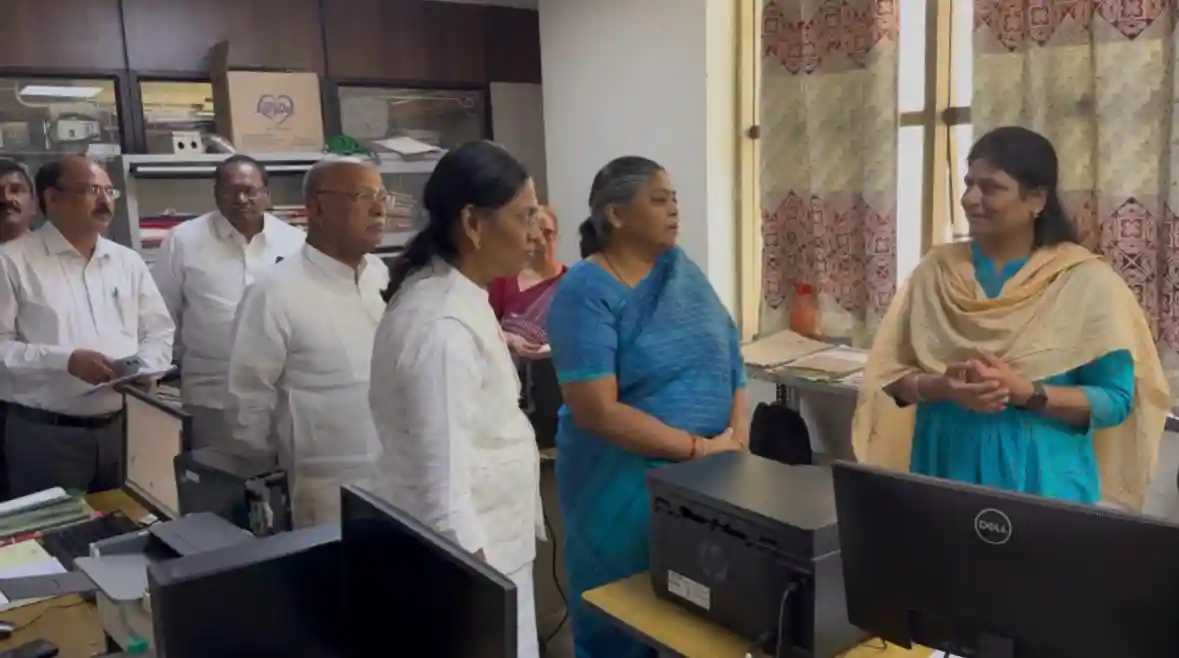 अभिलेख निस्तारण व स्वच्छता अभियान