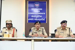 प्यार में उठाया खौफनाक कदम, प्रेमिका के सामने मां को मौत के घाट उतारा