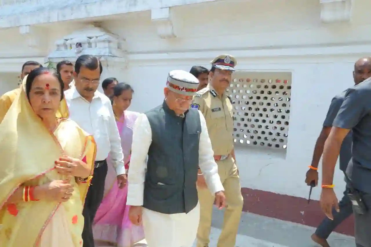 श्रीराम नवमी शोभायात्रा में कड़े सुरक्षा इंतजाम, राज्यपाल ने पूजा-अर्चना की