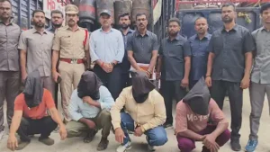 कब्रिस्तान छुपाए गए 21 लाख के 414 सिलेंडर जब्त, 10 गिरफ्तार