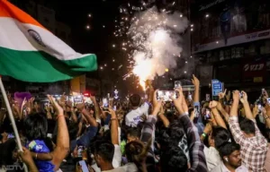 T 20 World Cup- भारत की विश्व विजेता जीत पर देशभर में जश्न, सड़कों पर उतरे क्रिकेट प्रेमी