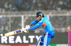 इंग्लैंड के सामने बड़ा लक्ष्य, भारत ने बनाए 253 रन