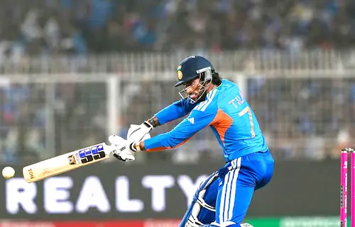 IND 253 runs : इंग्लैंड के सामने बड़ा लक्ष्य, भारत ने बनाए 253 रन