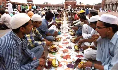 PAK- पाकिस्तान में ईंधन संकट गहराया, स्कूल बंद और महंगाई चरम पर