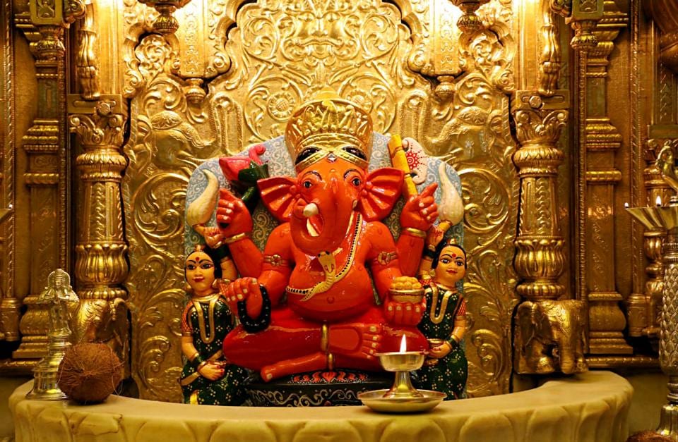 Siddhivinayak temple visit : अर्ध अंतिम से पहले गणपति दर्शन, सूर्यकुमार