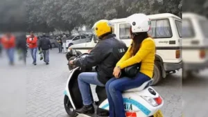 क्या दिल्ली में अब बाइक टैक्सी भी सुरक्षित नहीं?