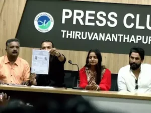 महाकुंभ की वायरल गर्ल मोनालिसा का बड़ा बयान