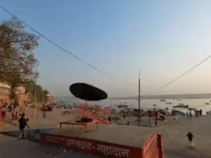 यूपी में भीषण गर्मी, 20 जिलों में आंधी-बारिश का अलर्ट