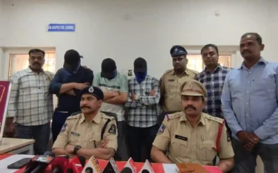 Crime : चोरी के आभूषण के साथ तीन गिरफ्तार