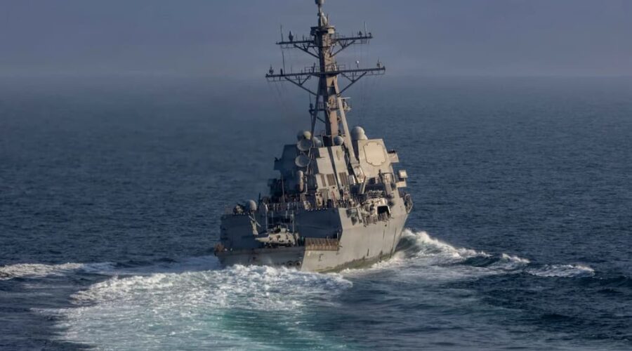 वैश्विक तेल मार्ग पर नियंत्रण की जंग