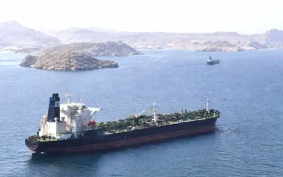 USA- अमेरिकी दबाव के बीच ईरान की नई चाल, समुद्र में जहाजों को बनाया तैरता तेल भंडार