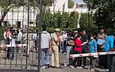 दिल्ली विधानसभा में सुरक्षा में सेंध