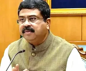 National- दुर्गम क्षेत्रों तक एनसीईआरटी किताबें पहुंचाने पर जोर- धर्मेंद्र प्रधान