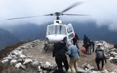 एवरेस्ट रेस्क्यू स्कैम: पर्यटकों को खाने में सोडा देकर करते थे बीमार