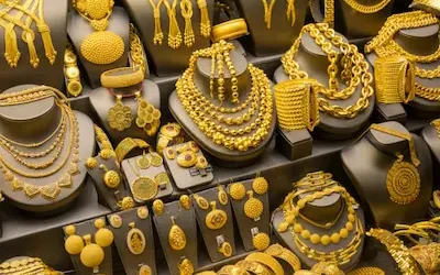 Gold: सोने-चांदी में भारी उछाल: निवेश और खरीदारी के लिए जानें जरूरी बातें