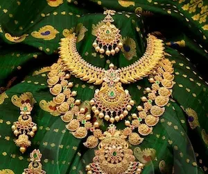 Gold: सोना-चांदी की कीमतों में उछाल