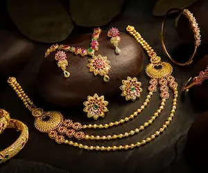 Gold: सोना-चांदी कीमतों में भारी गिरावट