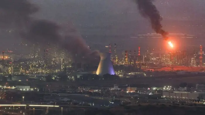 IRAN- इजरायल का ईरान के बड़े पेट्रोकेमिकल हब पर हमला, 5 की मौत