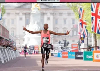 London: लंदन मैराथन में ऐतिहासिक प्रदर्शन