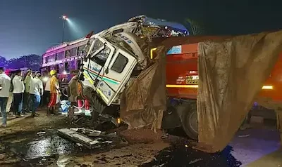 Odisha- ओडिशा में भीषण सड़क हादसा: बस-ट्रक की टक्कर में 4 की मौत, 20 से ज्यादा घायल