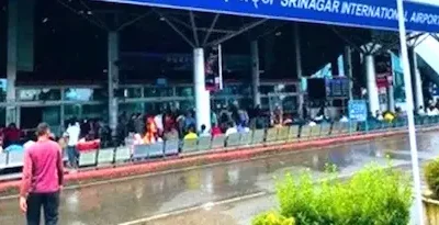 Jammu- श्रीनगर एयरपोर्ट पर दो अमेरिकी नागरिक हिरासत में, सैटेलाइट फोन मिला