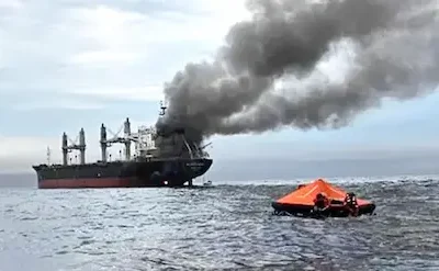 IRAN- ईरान की बड़ी कार्रवाई : होर्मुज जलडमरूमध्य में जहाजों पर फायरिंग, दो कब्जे में