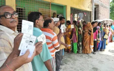 Bengal Voting LIVE : हिंसा के बीच भी मतदाताओं का जोश, दोपहर 1 बजे तक 62% मतदान