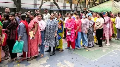 West Bengal Voting Live- सुबह 11 बजे तक 39.97% मतदान, बूथों पर मतदाताओं की भारी भीड़