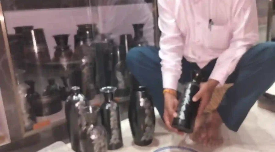 योगी सरकार में चमकी आज़मगढ़ की पहचान, ब्लैक पॉटरी को मिला वैश्विक सम्मान