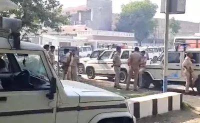 Bihar- जेडीयू विधायक पप्पू पांडे पर पुलिस का शिकंजा, घर पर छापेमारी