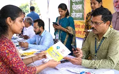 National- सरकार का बड़ा कदम संभव, पेंशन सीमा 10,000 रुपये करने की योजना