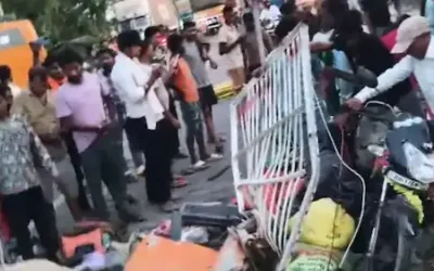 Bihar- बिहार के कटिहार में भीषण सड़क हादसा, बस–पिकअप की टक्कर में 13 की मौत, 32 जख्मी