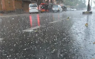 Weather- बिहार मौसम अलर्ट : 12 जिलों में ओलावृष्टि और तेज बारिश की चेतावनी