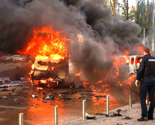 Russia- रूस का बड़ा हमला : 659 ड्रोन और 44 मिसाइलों से तबाही, 18 की मौत