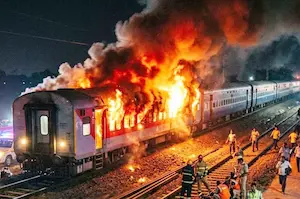 Telangana- तेलंगाना में बड़ा हादसा टला : चारमीनार एक्सप्रेस के कोच में आग, यात्री सुरक्षित