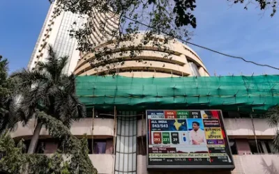 Sensex : सेंसेक्स करीब 700 अंकों की गिरावट के साथ 76,850 के स्तर पर