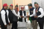 पूर्व सैनिकों ने राज्यपाल को ज्ञापन सौंपा