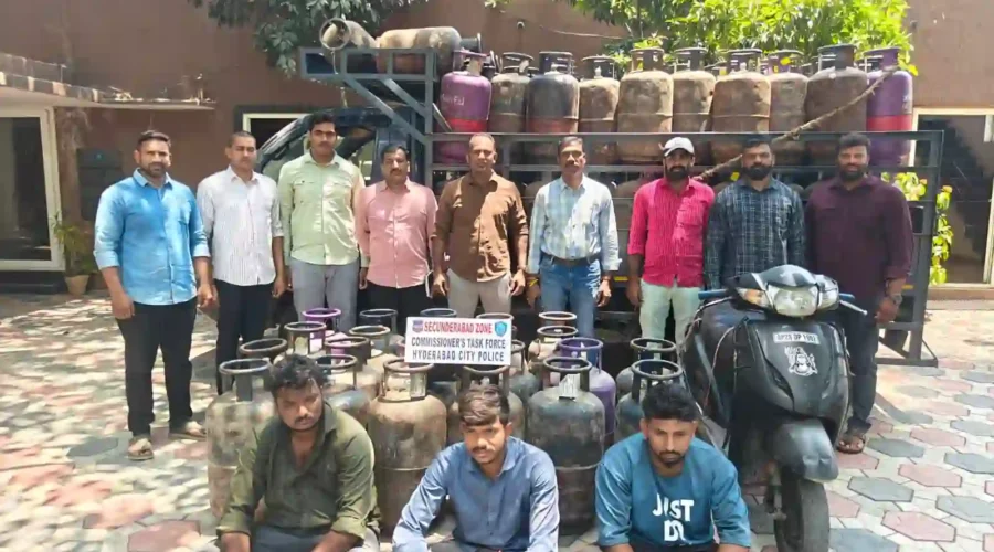 पुलिस अधिकारी