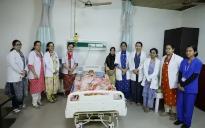 UP News : 5 दिनों में महिला ने दिया 4 बच्चों को दिया जन्म